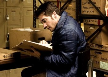 10 Challenges Every Book Lover Faces